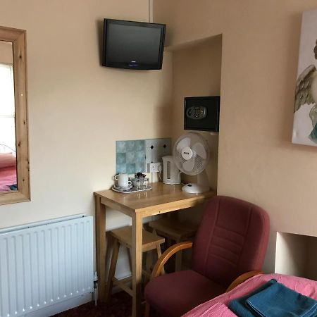 Bayside Guest House Porthcawl Bagian luar foto