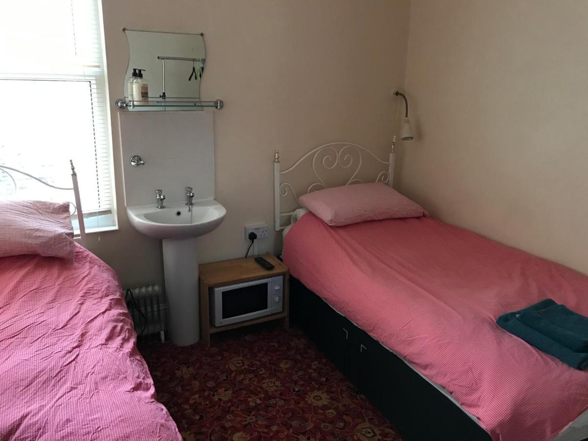 Bayside Guest House Porthcawl Bagian luar foto